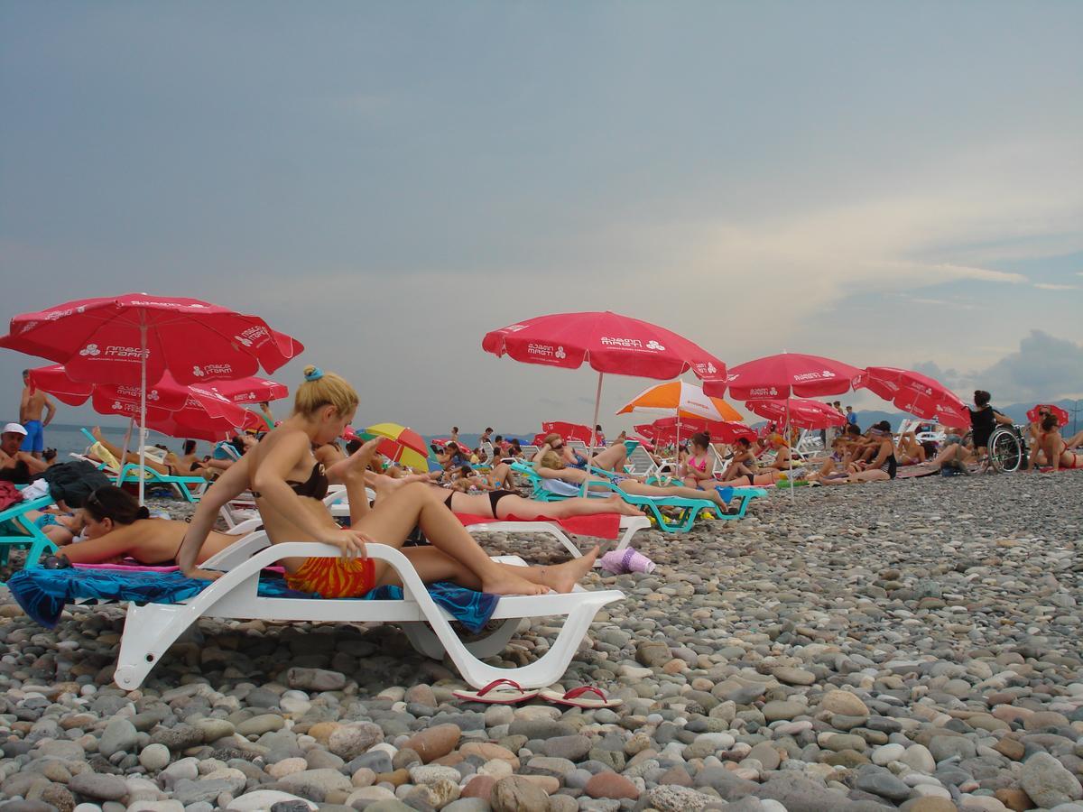 Mar Nero Hostel Батуми Екстериор снимка