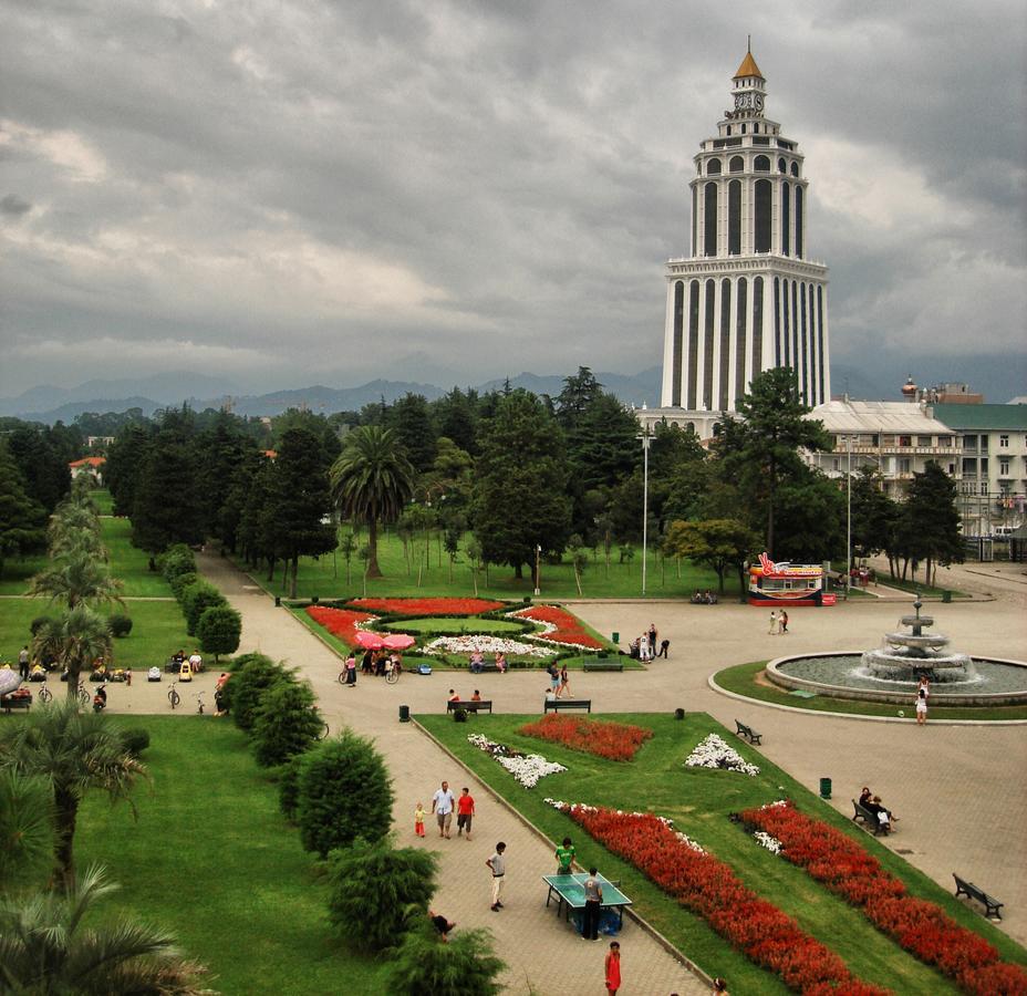Mar Nero Hostel Батуми Екстериор снимка