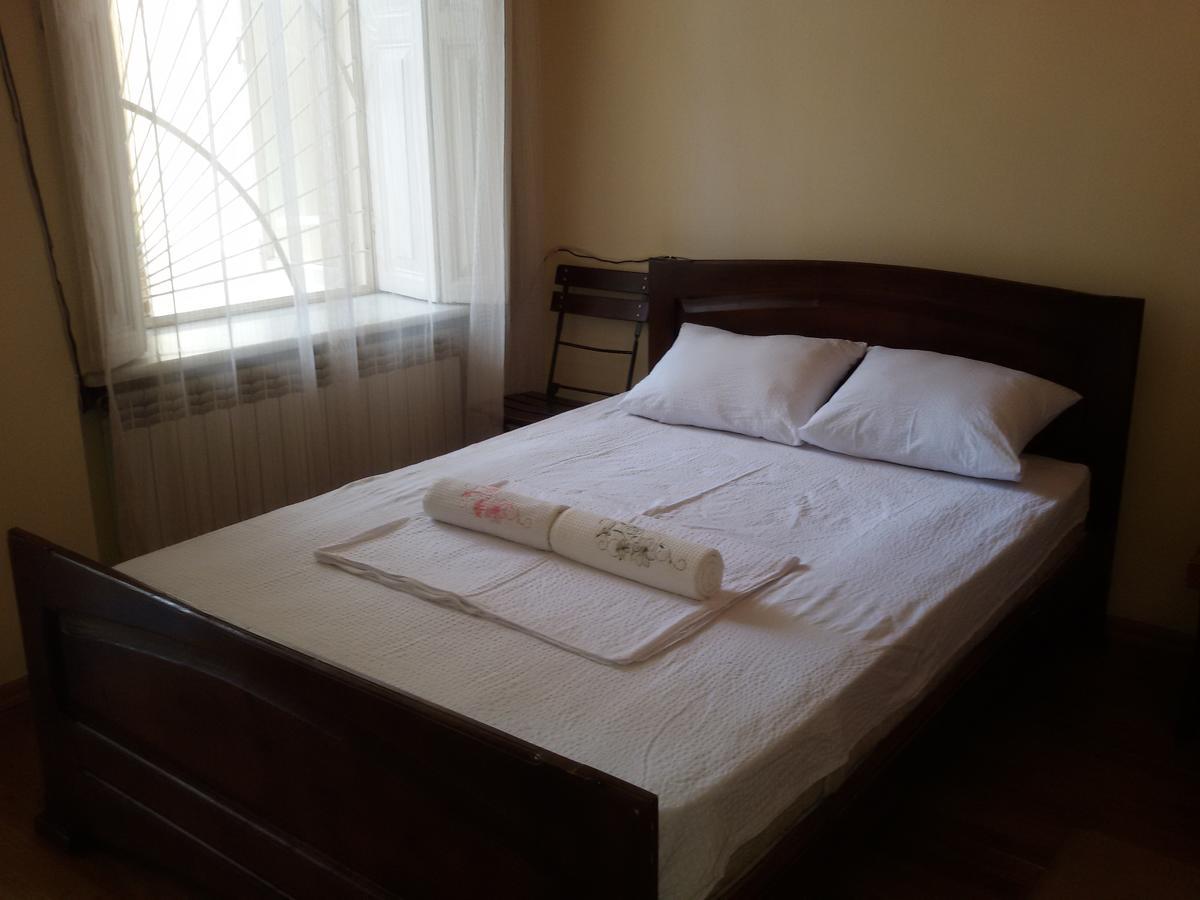Mar Nero Hostel Батуми Екстериор снимка