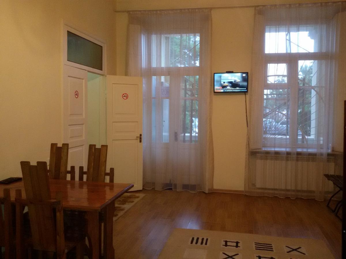 Mar Nero Hostel Батуми Екстериор снимка